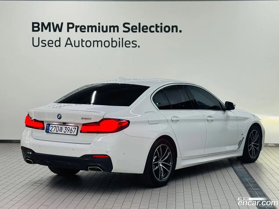 BMW 5 Series 520i M 2023 — миниатюра 2