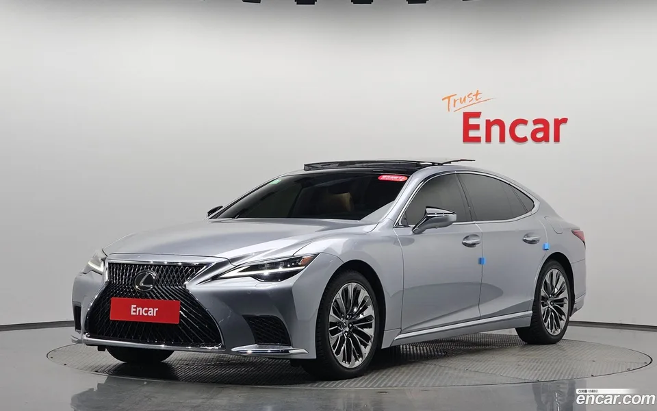 Lexus LS 500 3.5 AWD 2023 — фото 1, купить с доставкой в Москву