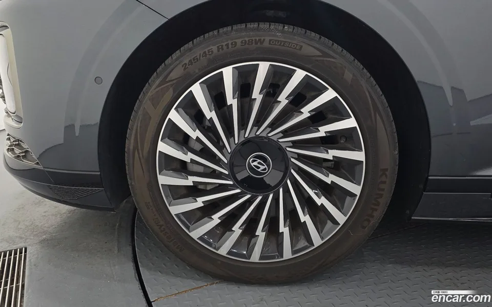 Hyundai Grandeur 3.5 4WD 2023 — миниатюра 5