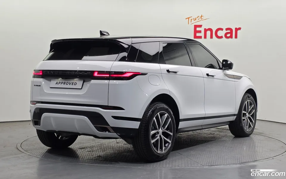 Land Rover Range Rover Evoque P250 SE 2025 — миниатюра 2
