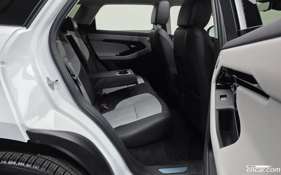 Land Rover Range Rover Evoque P250 SE 2025 — миниатюра 5