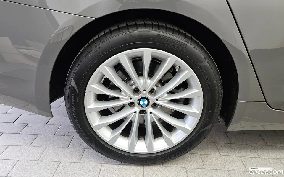 BMW 5 Series 520i 2022 — миниатюра 5