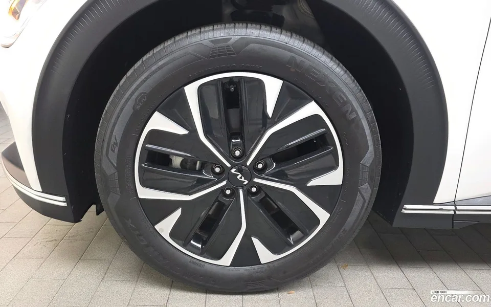 Kia EV6 2022 — миниатюра 5