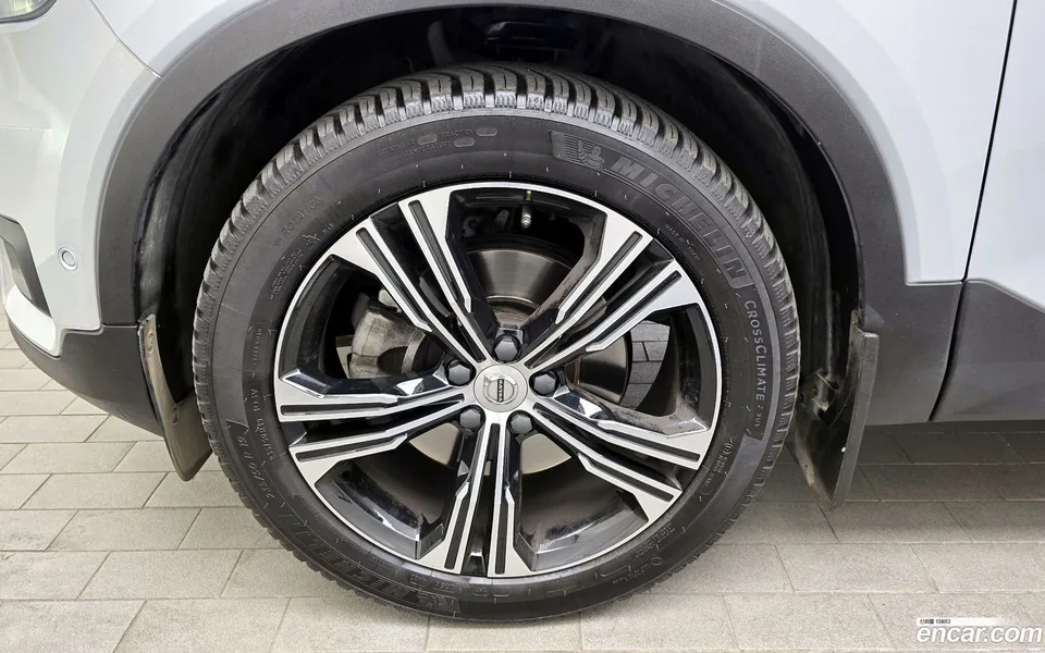 Volvo XC40 B4 2022 — миниатюра 5