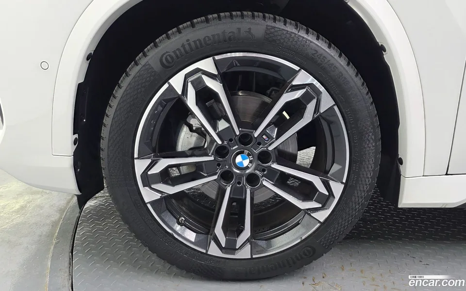 BMW X1 xDrive 20i M 2025 — миниатюра 5