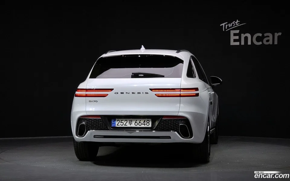 Genesis GV70 2.5T 2WD 2023 — миниатюра 4