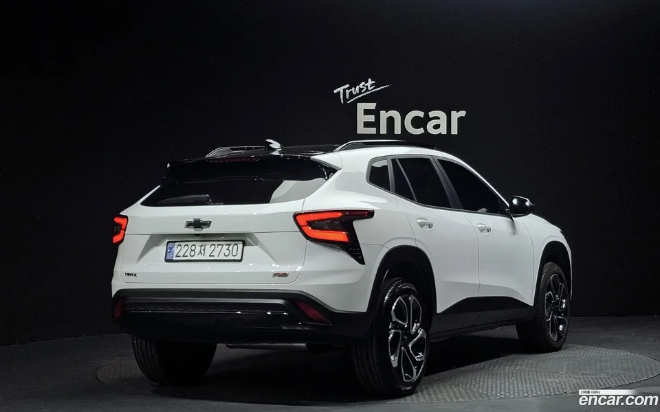Chevrolet Trax Crossover 1.2 RS 2023 — миниатюра 2