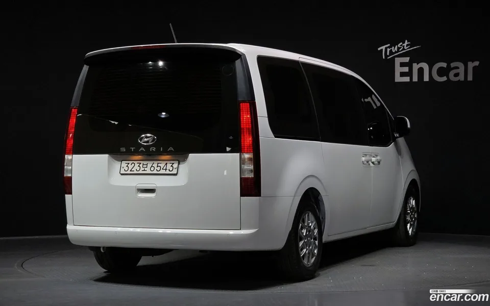 Hyundai Staria 9 2024 — миниатюра 2