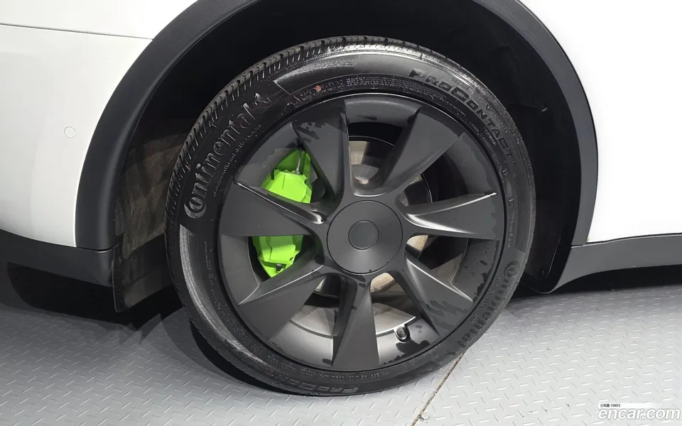 Tesla Model Y AWD 2022 — миниатюра 5