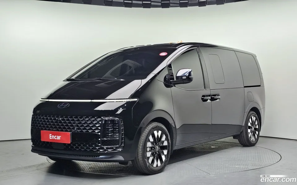 Hyundai Staria HEV 1.6 7 2024 — фото 1, купить с доставкой в Москву