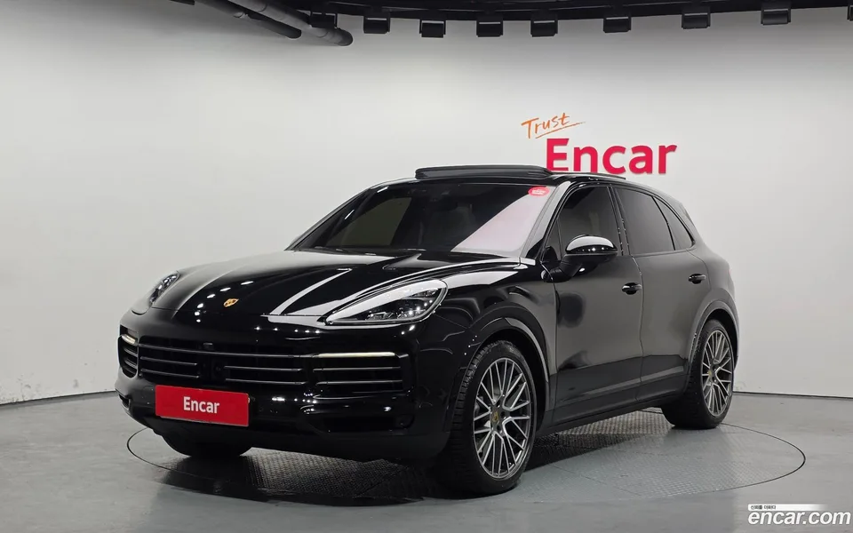 Porsche Cayenne 3.0 2023 — фото 1, купить с доставкой в Москву
