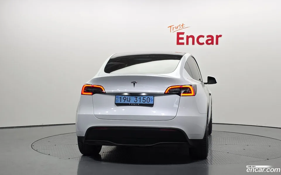 Tesla Model Y RWD 2024 — миниатюра 4