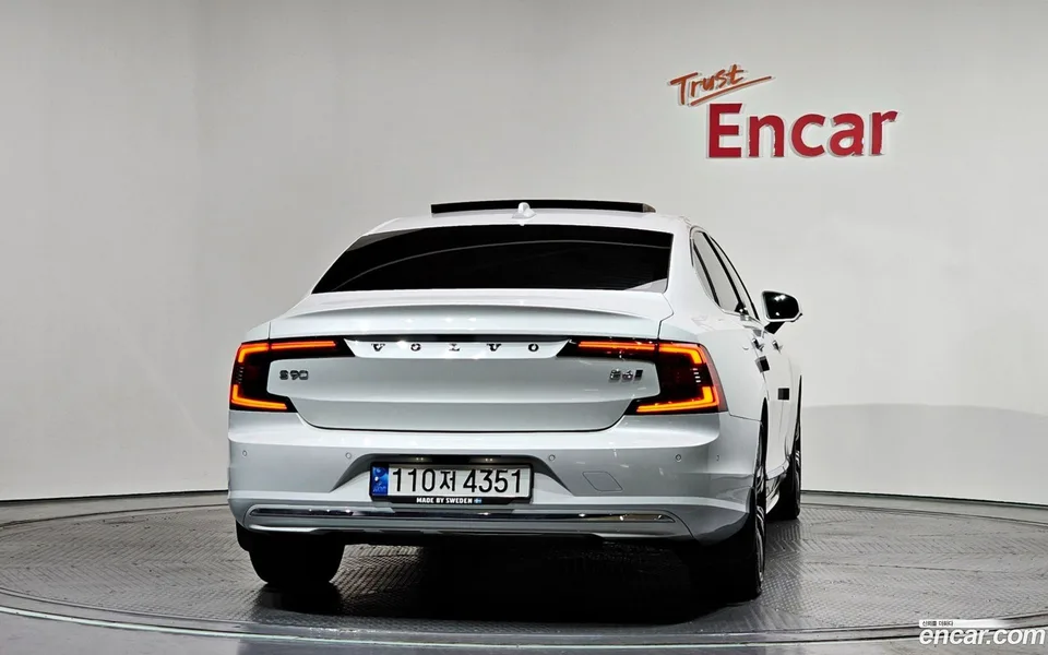 Volvo S90 B6 AWD 2022 — миниатюра 4