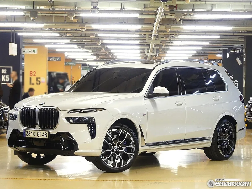 BMW X7 xDrive 40i M 7 2023 — миниатюра 2
