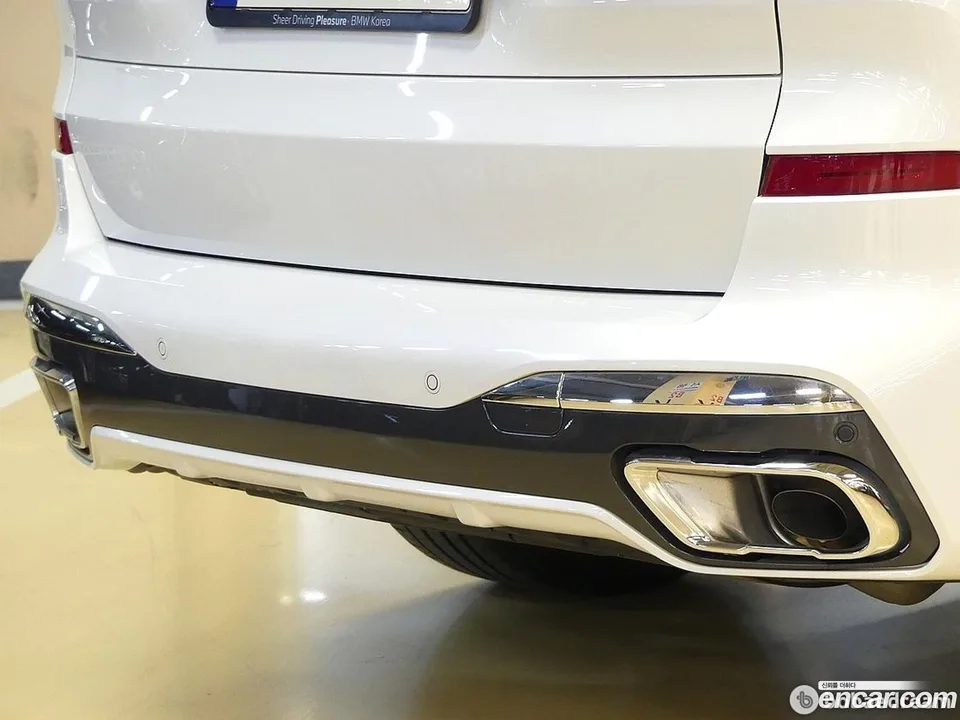 BMW X7 xDrive 40i M 7 2023 — миниатюра 4