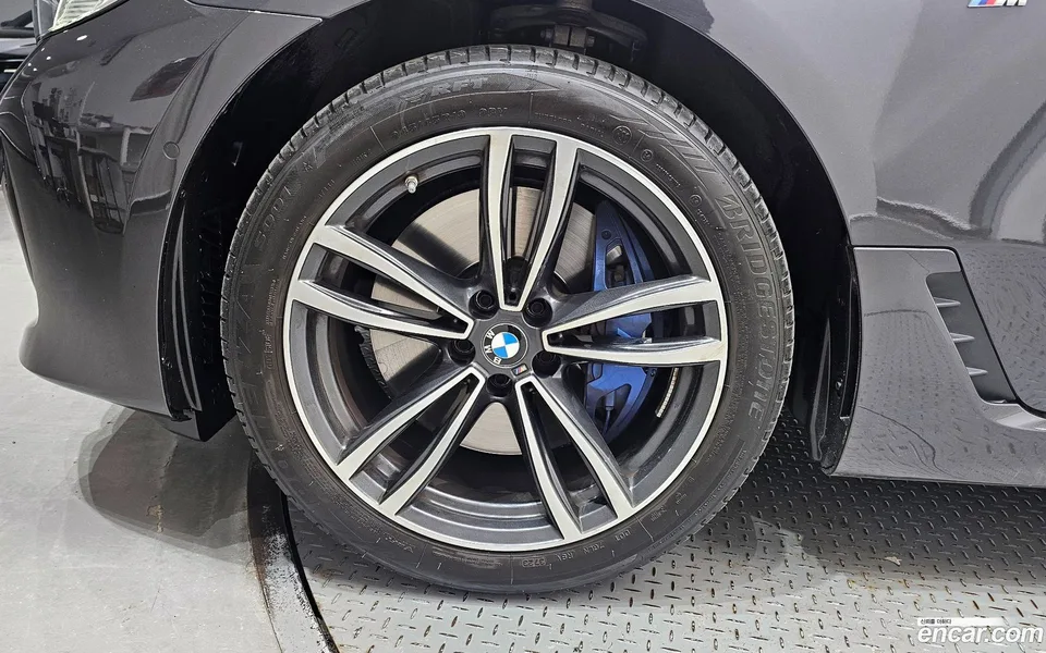 BMW 6 Series GT 620d M 2024 — миниатюра 5