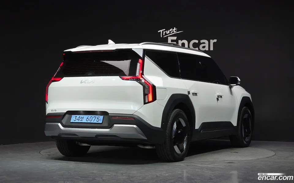 Kia EV9 2WD 2025 — миниатюра 2