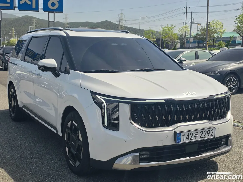 Kia Carnival 9 2023 — миниатюра 2