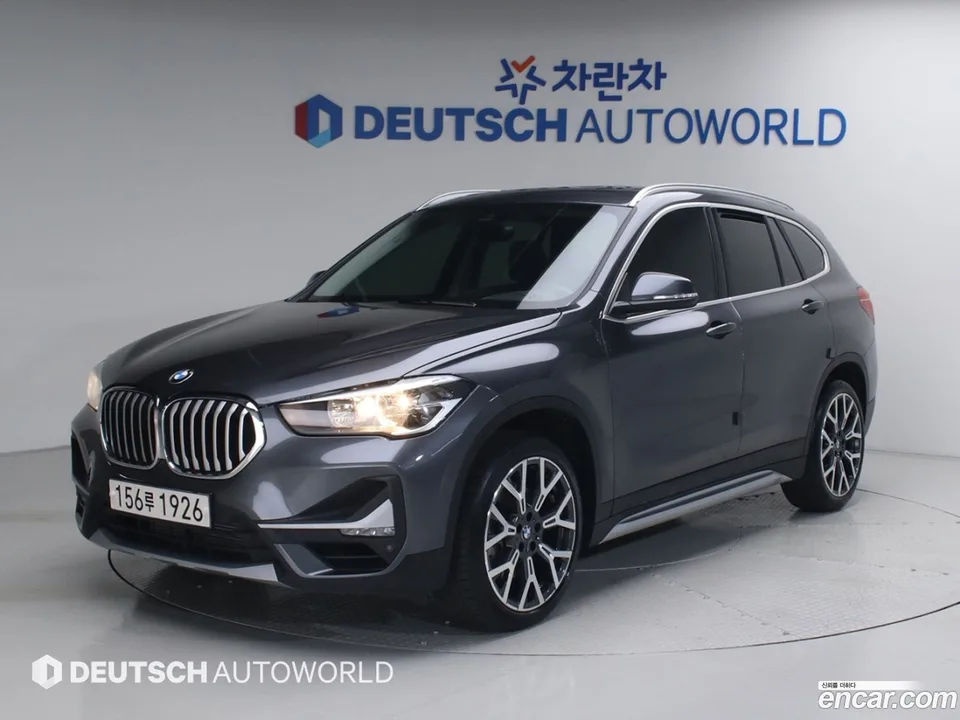 BMW X1 xDrive 20i xLine 2022 — фото 1, купить с доставкой в Москву