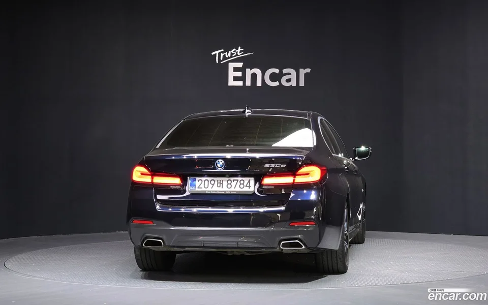 BMW 5 Series 530e M 2022 — миниатюра 4