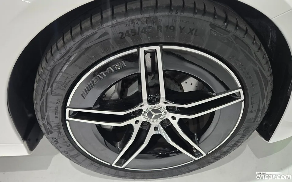 Mercedes-Benz E-Class E200 AMG Line 2025 — миниатюра 5