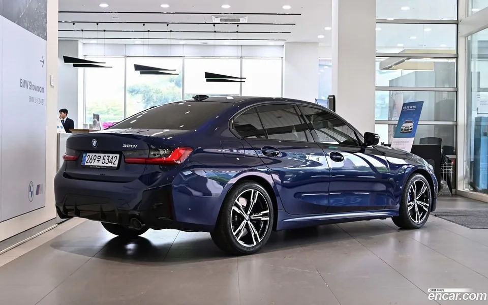 BMW 3 Series 320i M 2025 — миниатюра 4