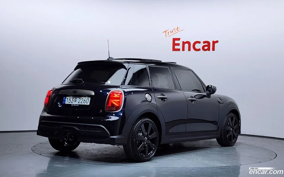 MINI Cooper S 5 2023 — миниатюра 2