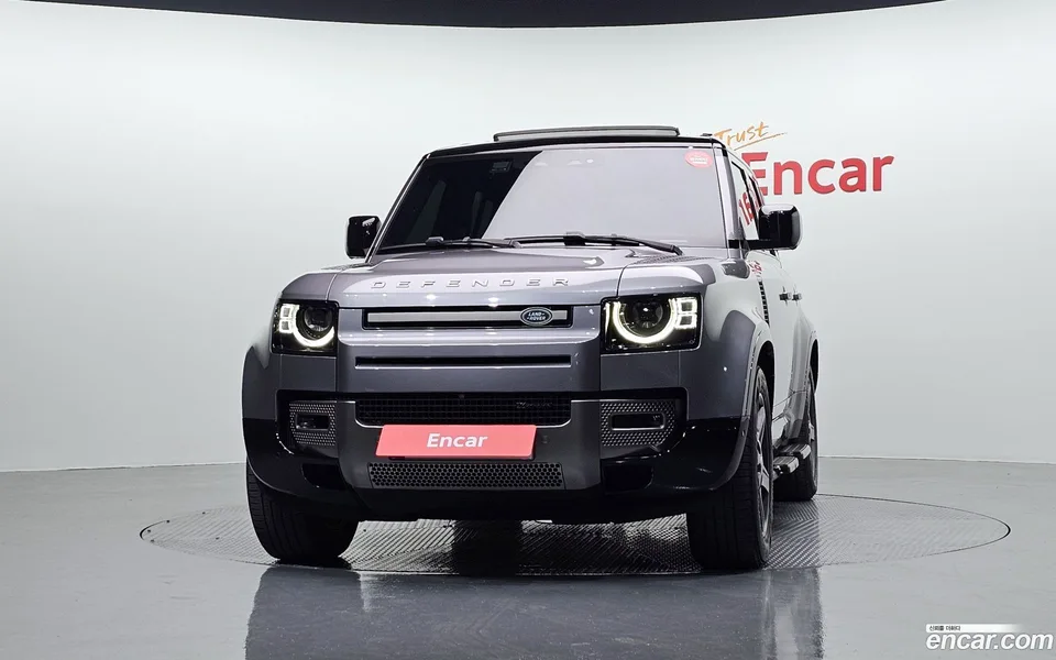 Land Rover Defender 110 P300 X- SE 2023 — миниатюра 3