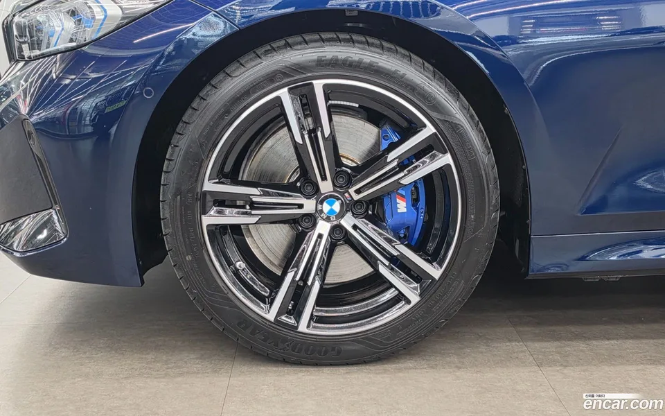 BMW 3 Series 320i M 2025 — миниатюра 5