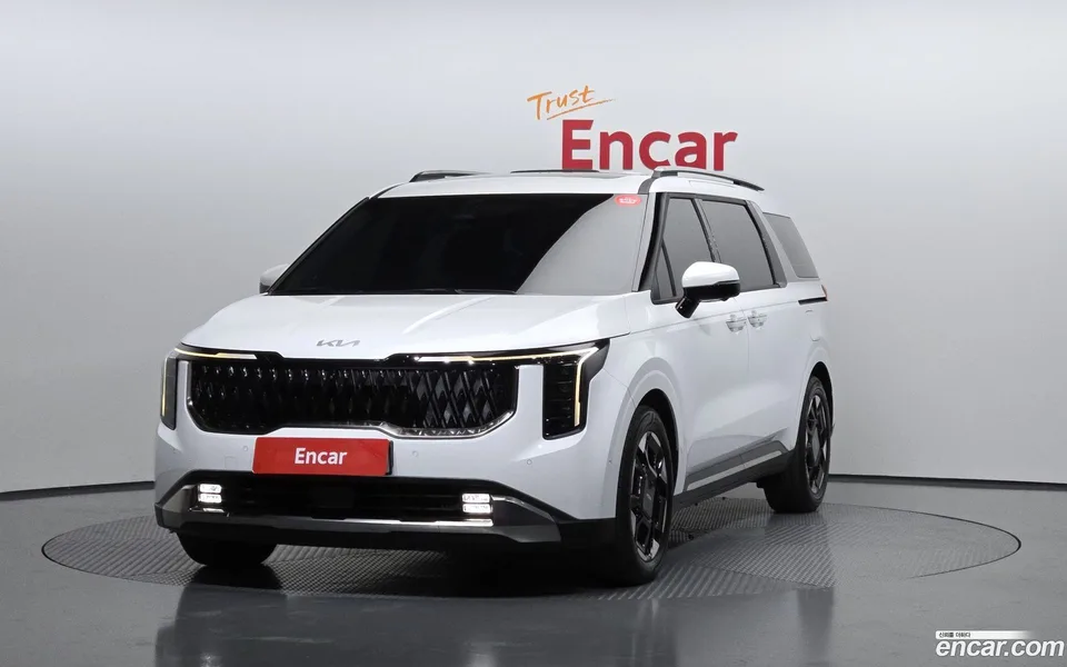 Kia Carnival 7 2024 — фото 1, купить с доставкой в Москву