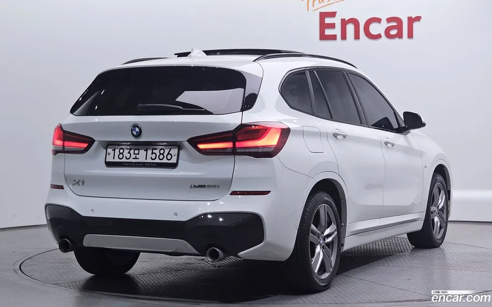 BMW X1 xDrive 20i M 2022 — миниатюра 2