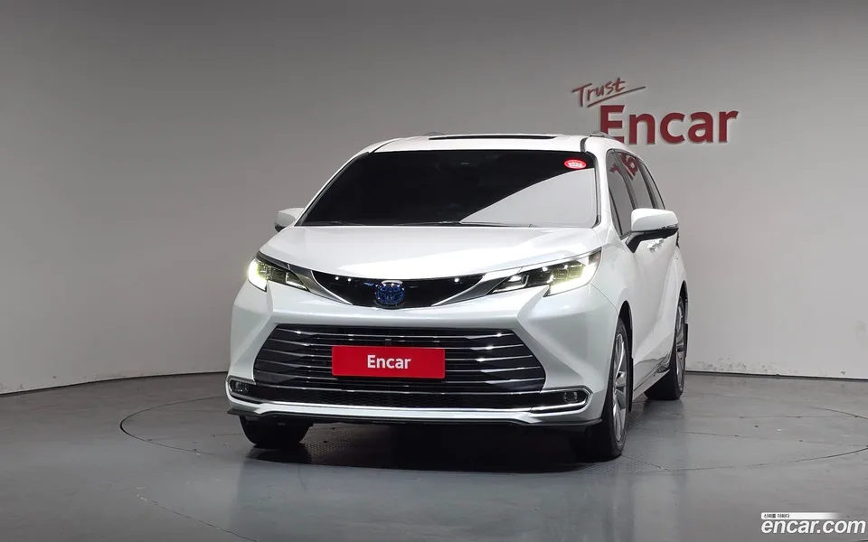 Toyota Sienna 2.5 2WD 2025 — миниатюра 3