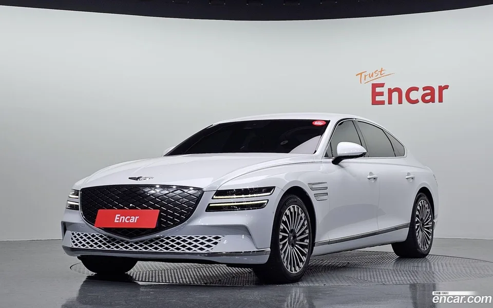Genesis Electrified G80 e-AWD 2023 — фото 1, купить с доставкой в Москву