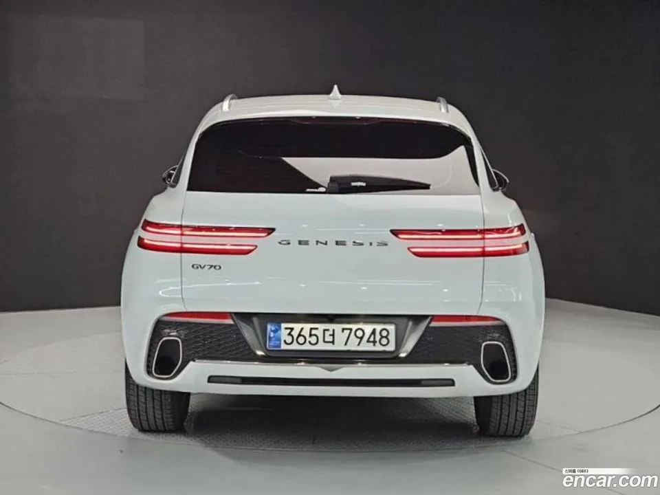 Genesis GV70 2.5T 2WD 2023 — миниатюра 4