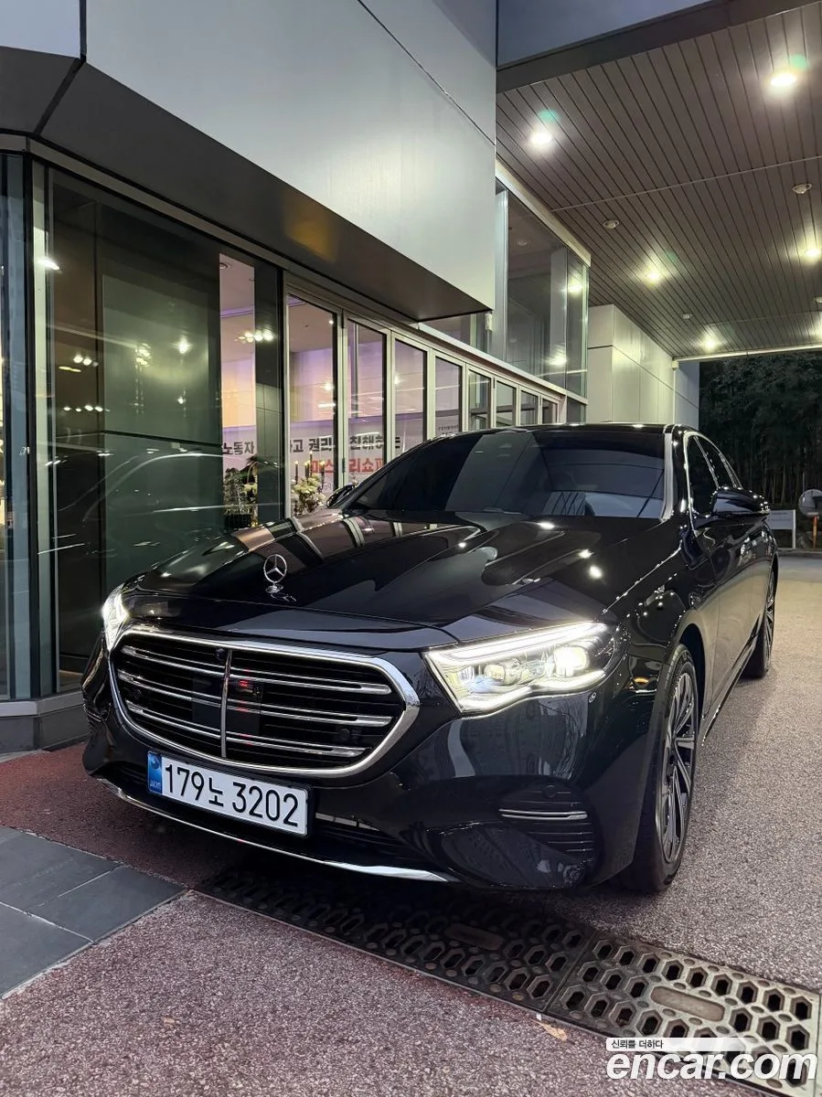 Mercedes-Benz E-Class E300 4MATIC 2025 — миниатюра 3