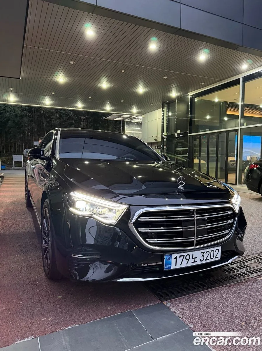 Mercedes-Benz E-Class E300 4MATIC 2025 — миниатюра 5