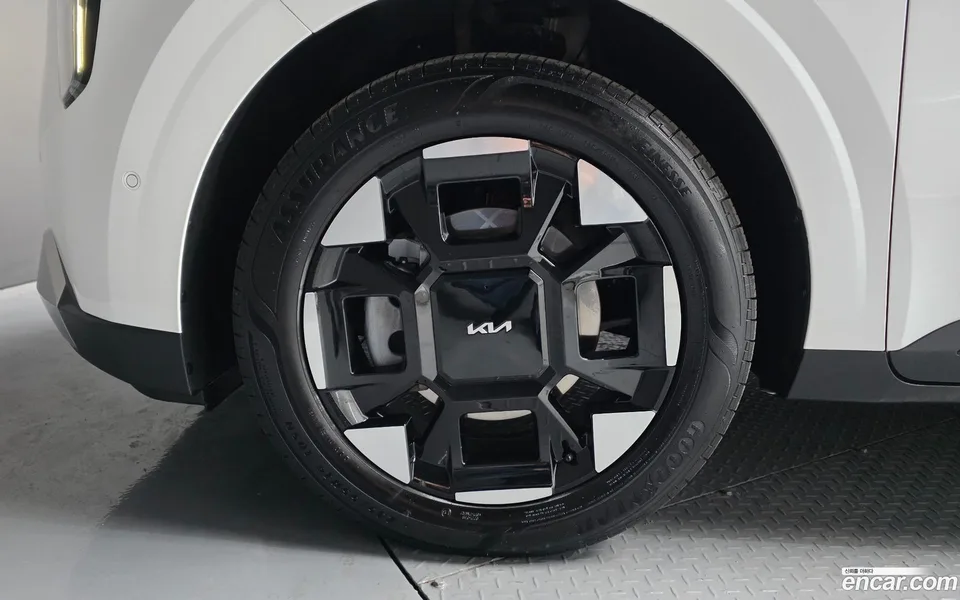 Kia Carnival HEV 9 2025 — миниатюра 5