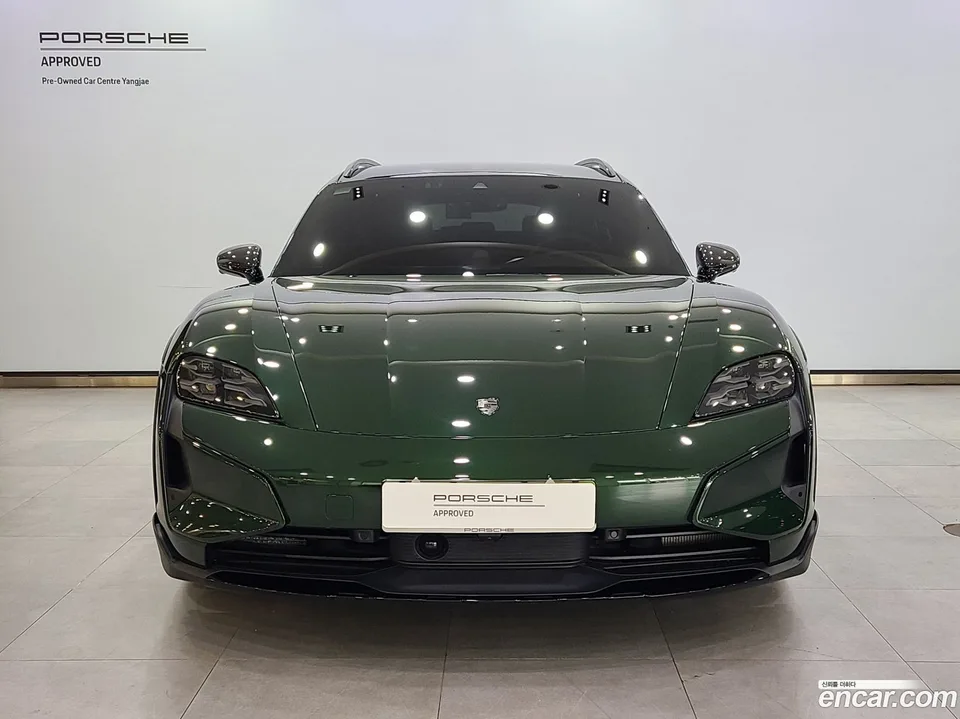 Porsche Taycan 2025 — миниатюра 2