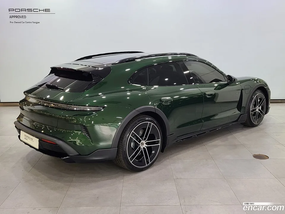 Porsche Taycan 2025 — миниатюра 3
