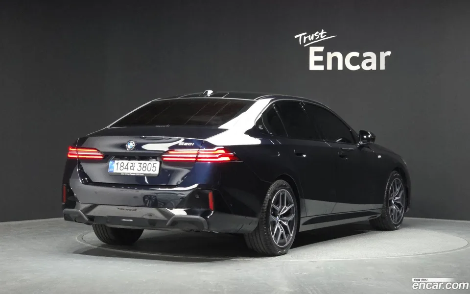 BMW 5 Series 520i M 2025 — миниатюра 2