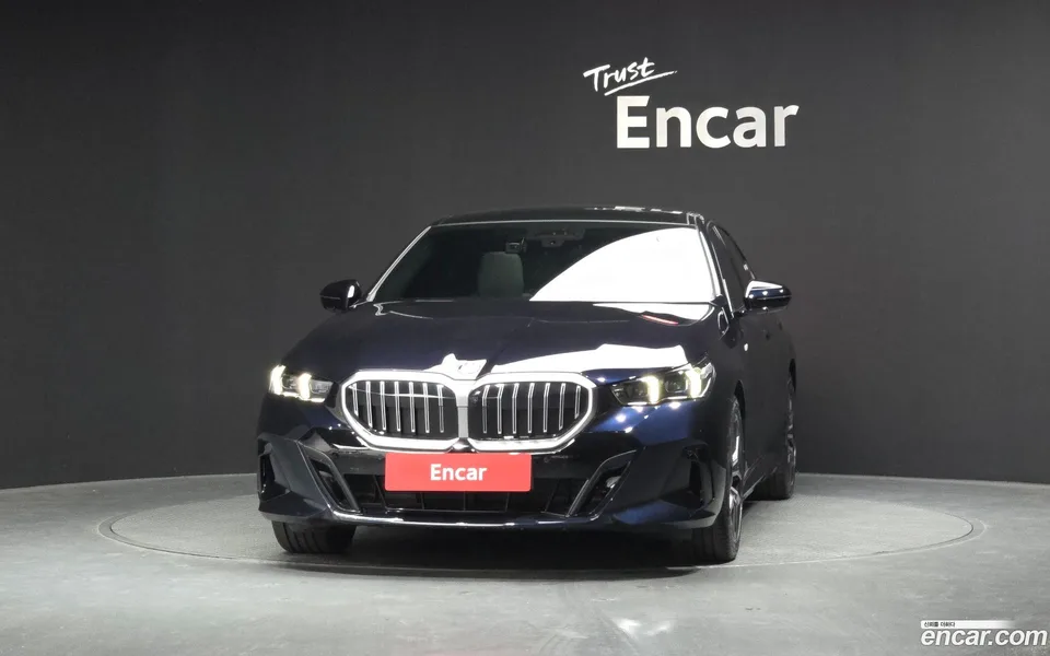 BMW 5 Series 520i M 2025 — миниатюра 3