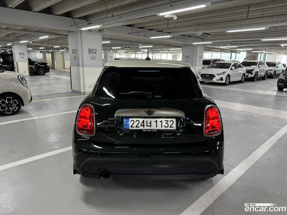 MINI Cooper 5 2022 — миниатюра 4