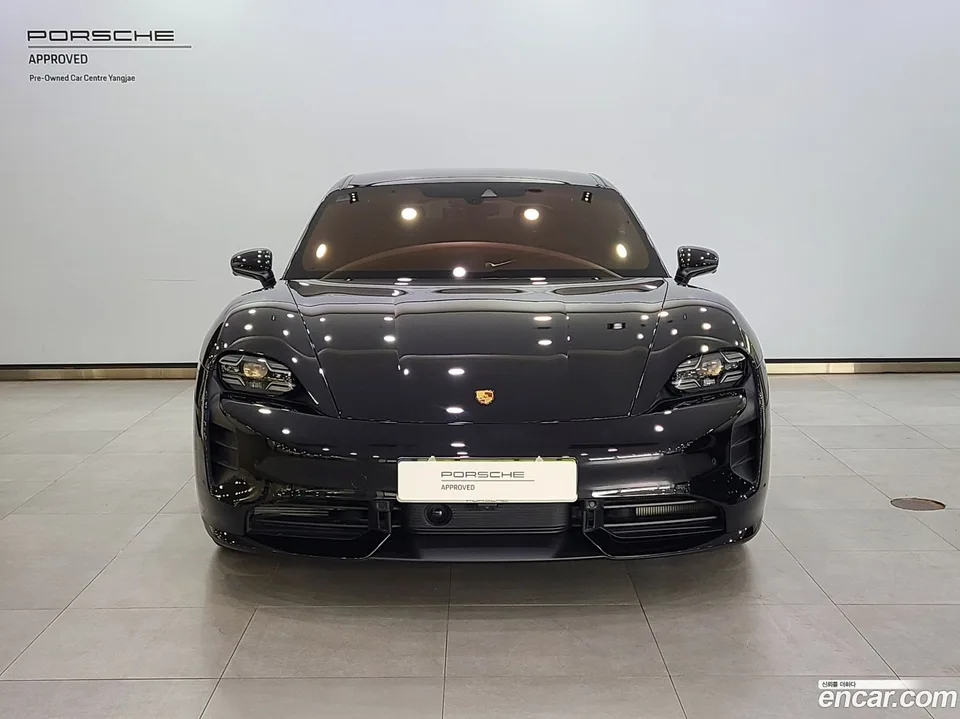 Porsche Taycan 2024 — миниатюра 3