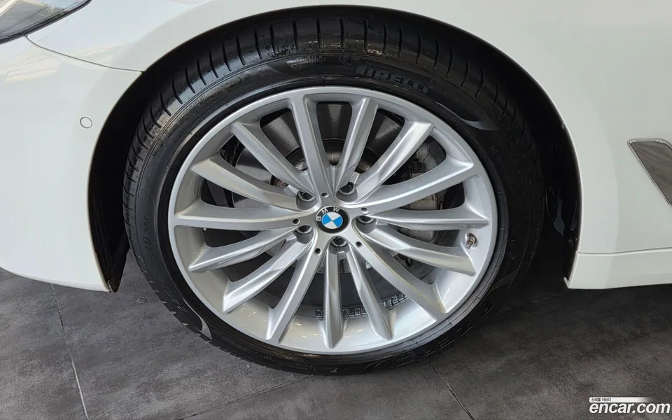 BMW 5 Series 530i 2023 — миниатюра 5