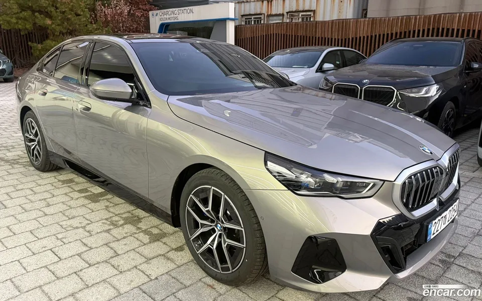 BMW 5 Series 520i M 2025 — миниатюра 5