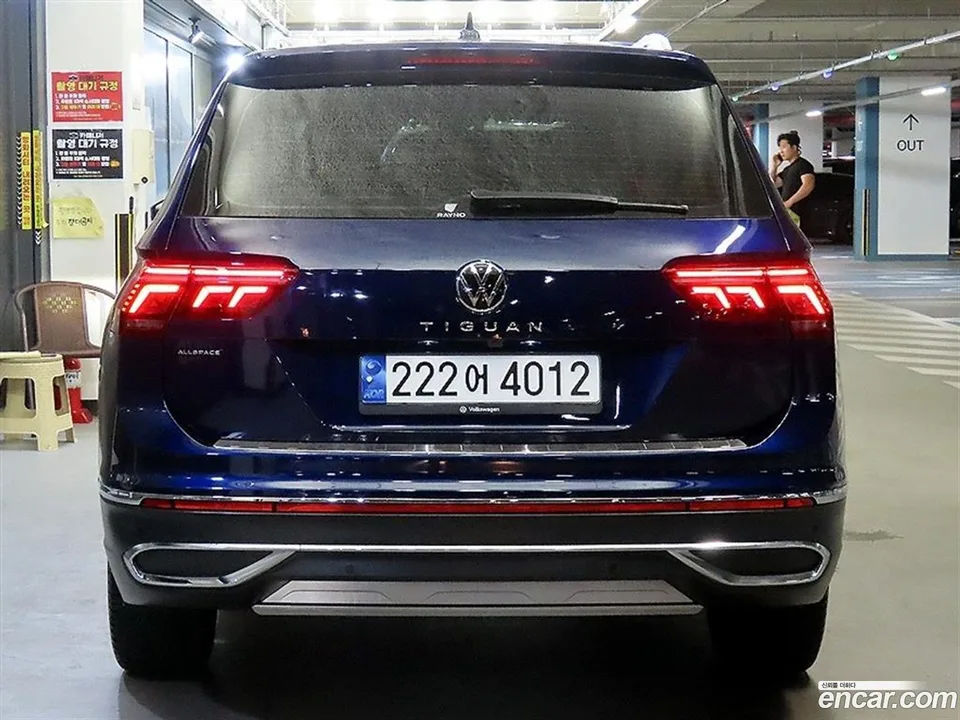 Volkswagen Tiguan Allspace 2.0 TSI 2023 — миниатюра 5