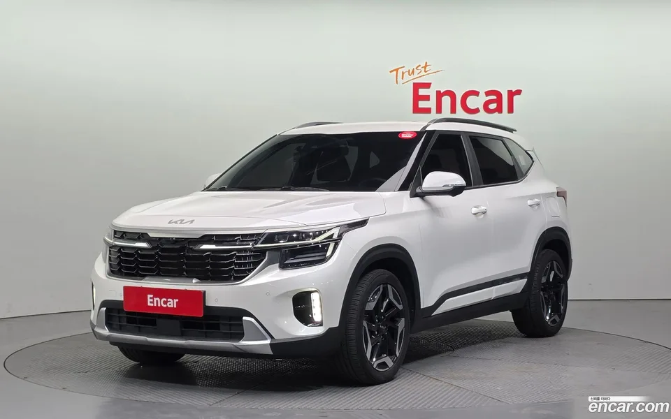 Kia Seltos 2.0 2WD 2022 — фото 1, купить с доставкой в Москву