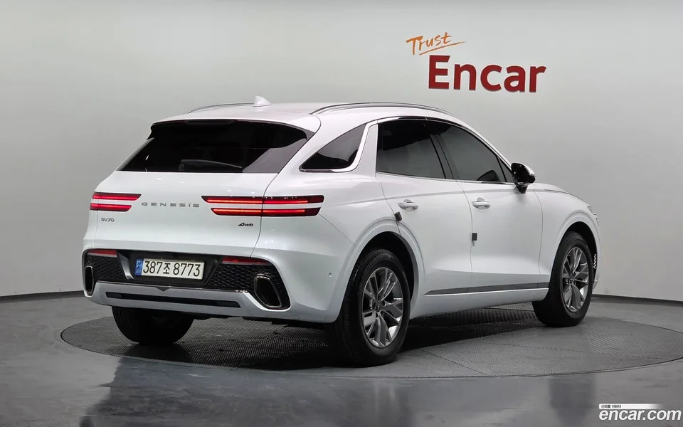 Genesis GV70 2.5T AWD 2023 — миниатюра 2