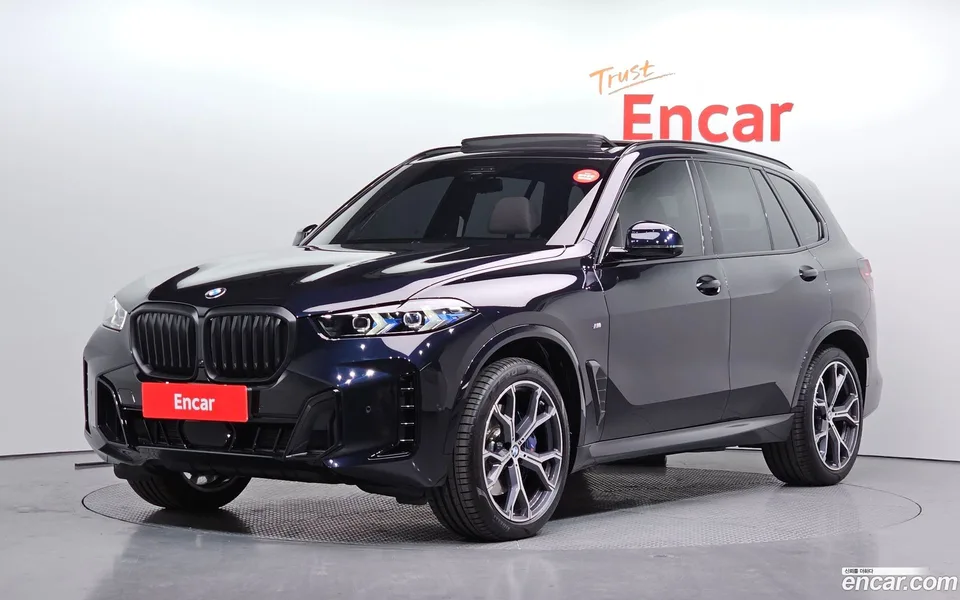 BMW X5 xDrive 40i M 2025 — фото 1, купить с доставкой в Москву
