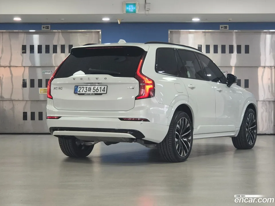 Volvo XC90 T8 2025 — миниатюра 4